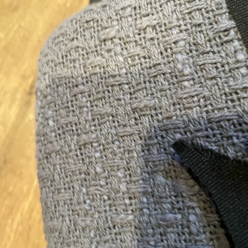 Set Of‎ 2 Throw Blankets Gray Woven and Cable Knit